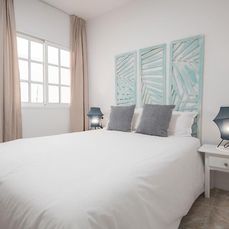 Comfortable Centric Apartment Steps From The Beach Gran Tarajal Bagian luar foto