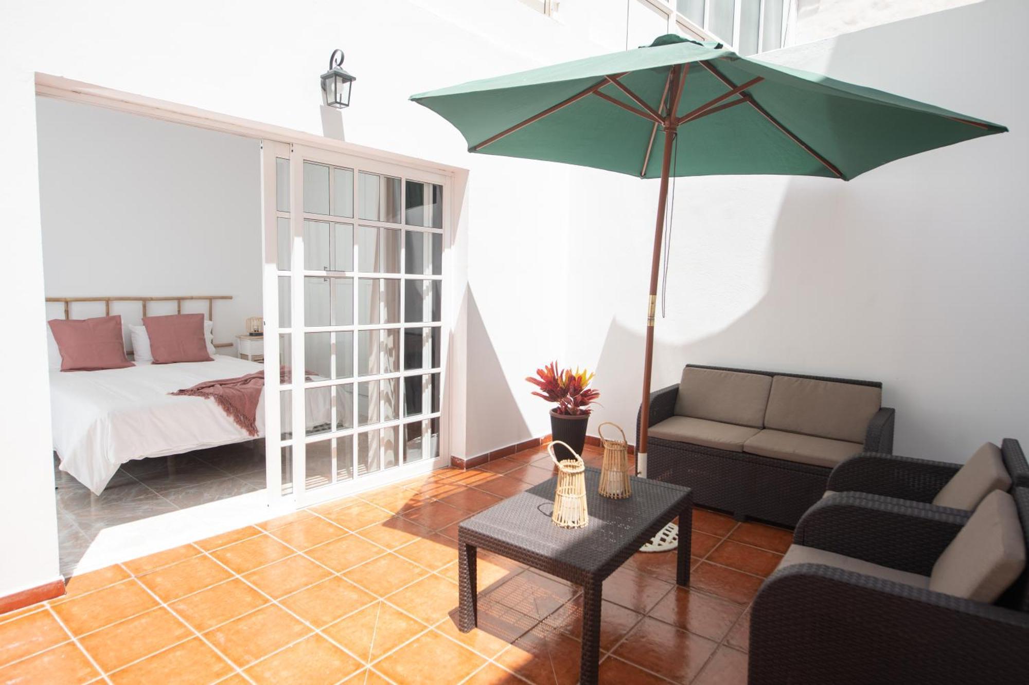 Comfortable Centric Apartment Steps From The Beach Gran Tarajal Bagian luar foto