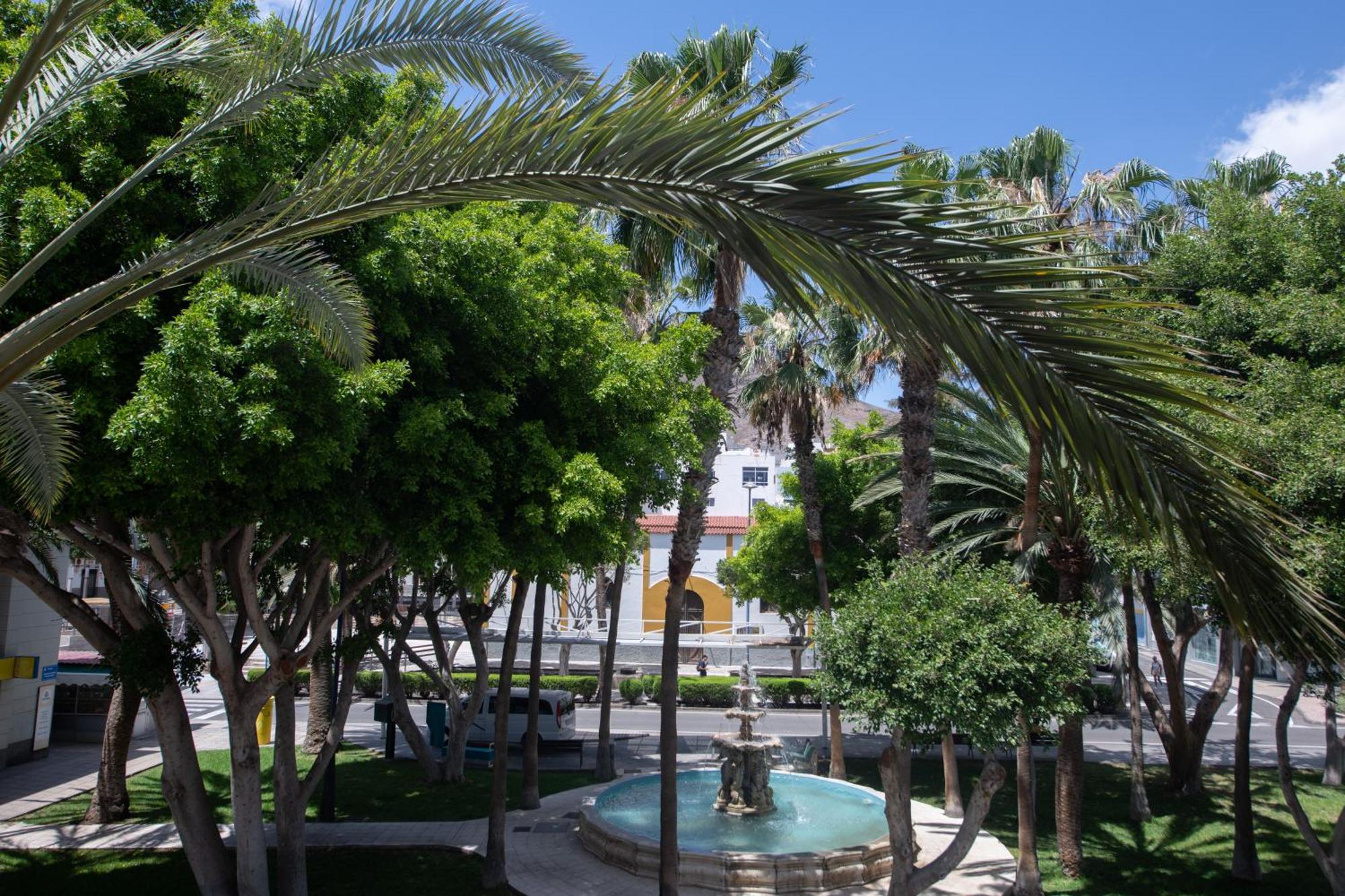 Comfortable Centric Apartment Steps From The Beach Gran Tarajal Bagian luar foto