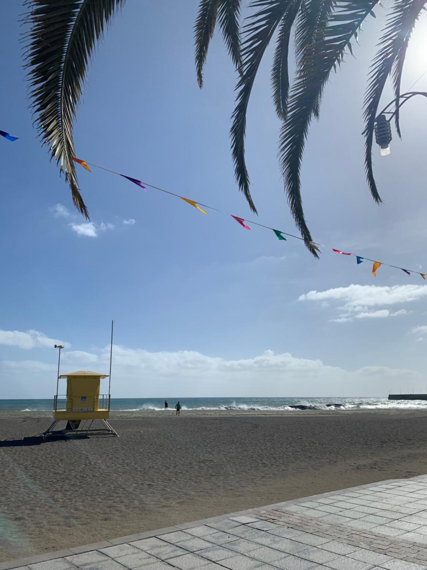 Comfortable Centric Apartment Steps From The Beach Gran Tarajal Bagian luar foto